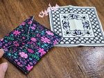 جانماز جیبی گلگلی 🌺 | مخمل | دوتکه | بدون دکمه | تنوع طرح های رنگارنگ | تک و عمده - Image 4